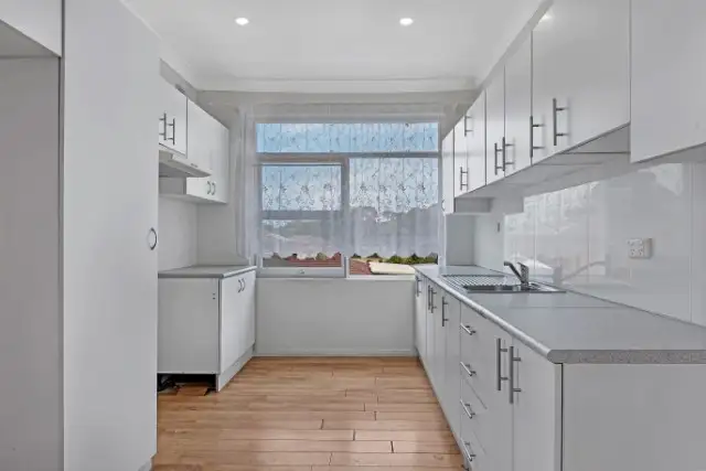 Fifth view of Homely house listing, 182 The Horsley Drive, Carramar NSW 2163