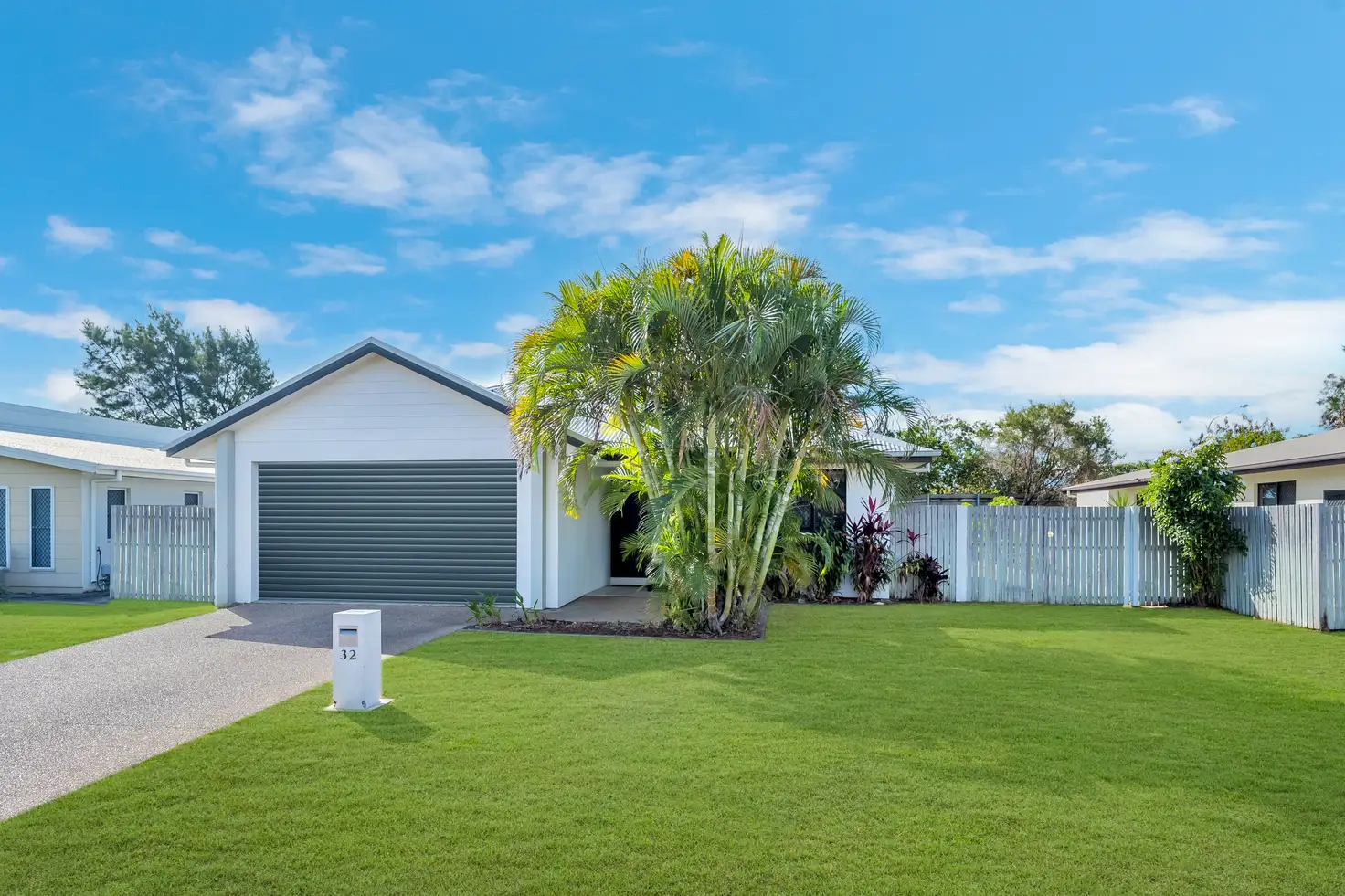 Main view of Homely house listing, 32 Burlingon Cct, Mount Louisa QLD 4814