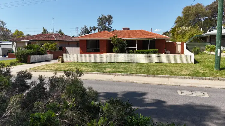 28 Glenister Road, Hamilton Hill WA 6163