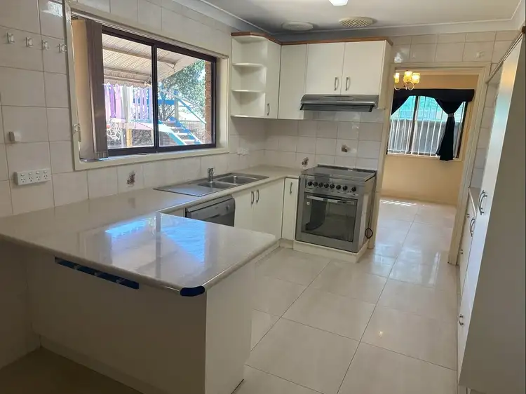 Fifth view of Homely house listing, 6 Glenwarrie Place, Parkes NSW 2870