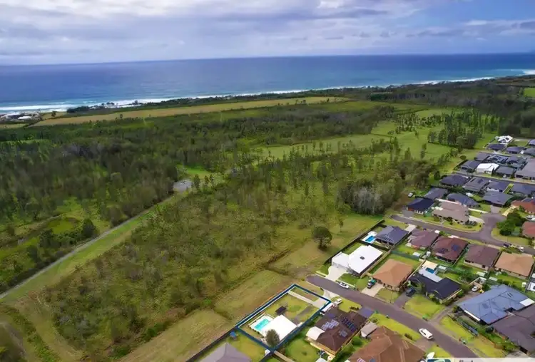 16 Yellowfin Avenue, Old Bar NSW 2430