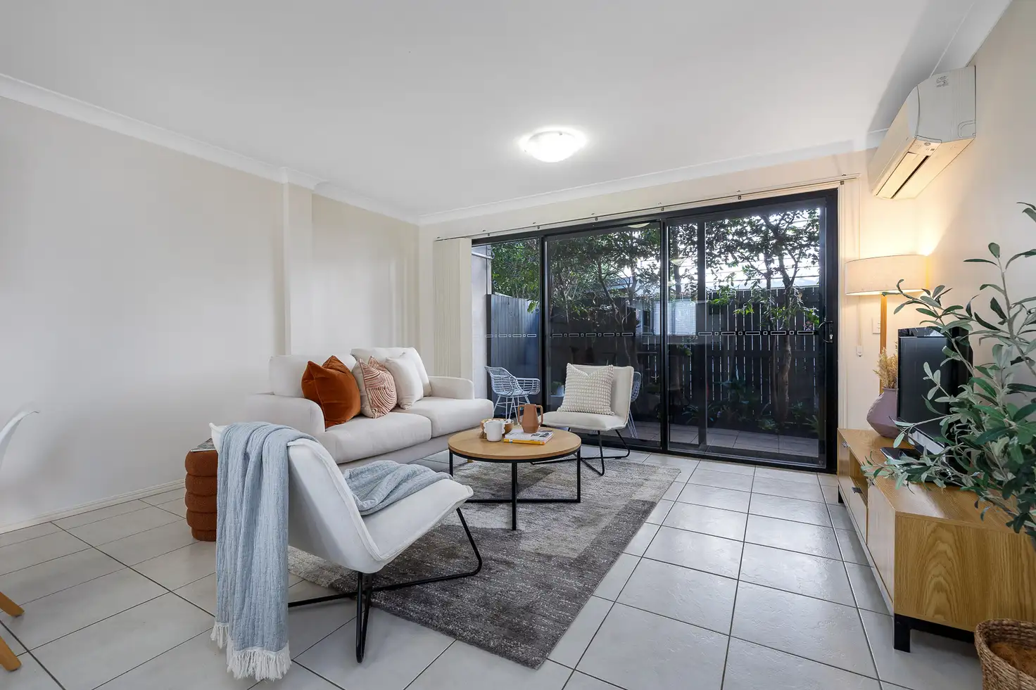Main view of Homely townhouse listing, 2/21 Haines St, Kedron QLD 4031