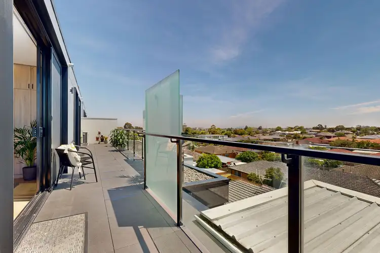 303/215 Chesterville Road, Moorabbin VIC 3189