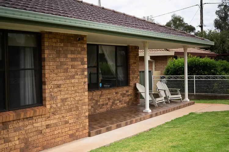 4 Willaroo Street, Peak Hill NSW 2869