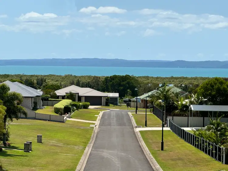 41 Windjammer Cct, River Heads QLD 4655