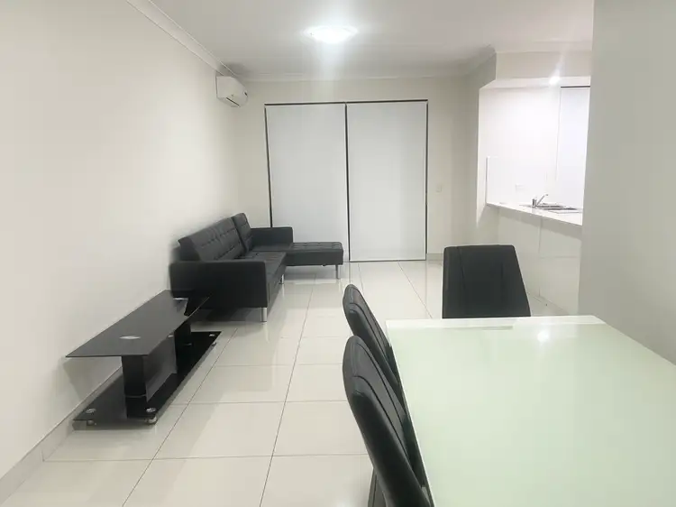 2/125 Memorial Ave, Liverpool NSW 2170