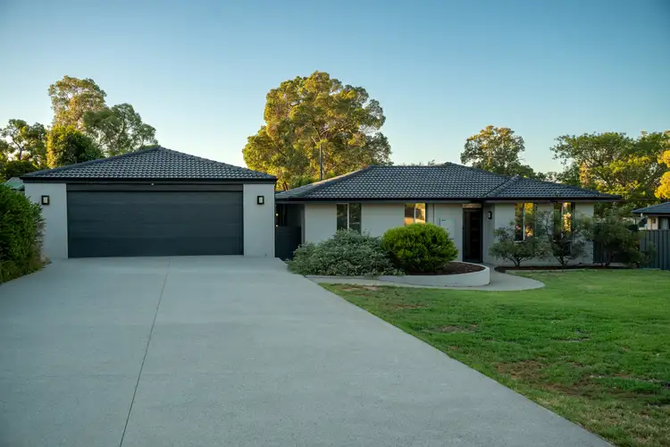 57 Chislehurst Road, Lesmurdie WA 6076