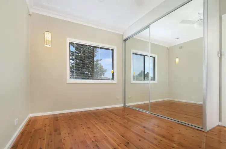 Fifth view of Homely house listing, 4 Gordon Crescent, Lake Heights NSW 2502