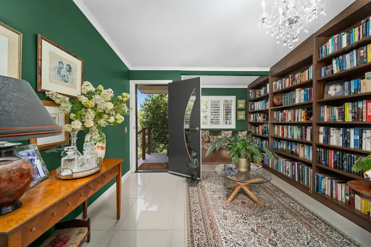 5 Brodie Street, Mount Lofty QLD 4350