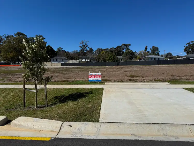 13 Lippiatt Cct, Appin NSW 2560