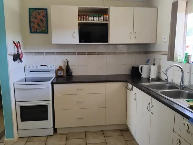 Sixth view of Homely semi-detached listing, 35b Central Road, Wonthella WA 6530