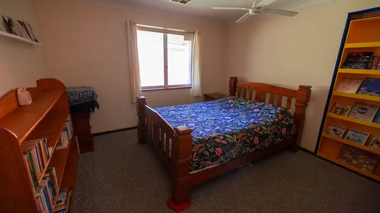 Seventh view of Homely semi-detached listing, 35b Central Road, Wonthella WA 6530