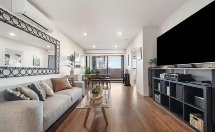 104/9 Commercial Rd, Caroline Springs VIC 3023