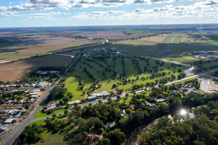 13 Waterford Curcuit, Narromine NSW 2821
