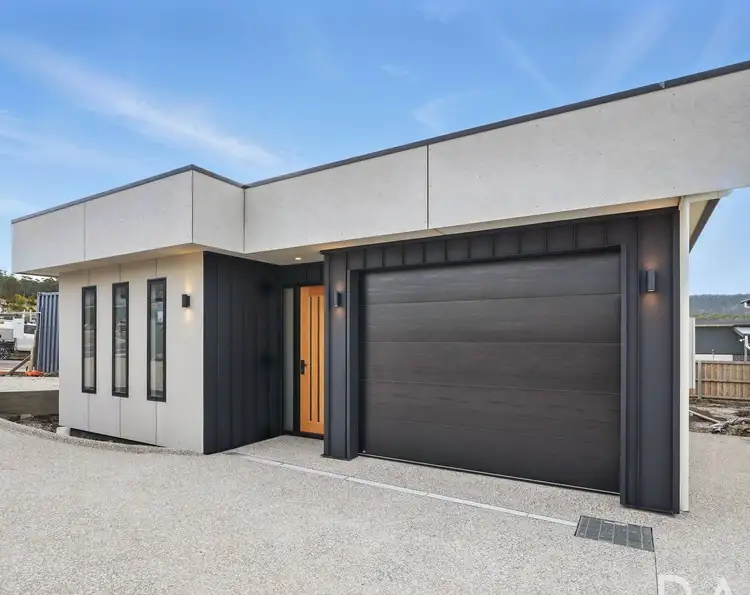 1&2/48 Burgundy Road, Howrah TAS 7018