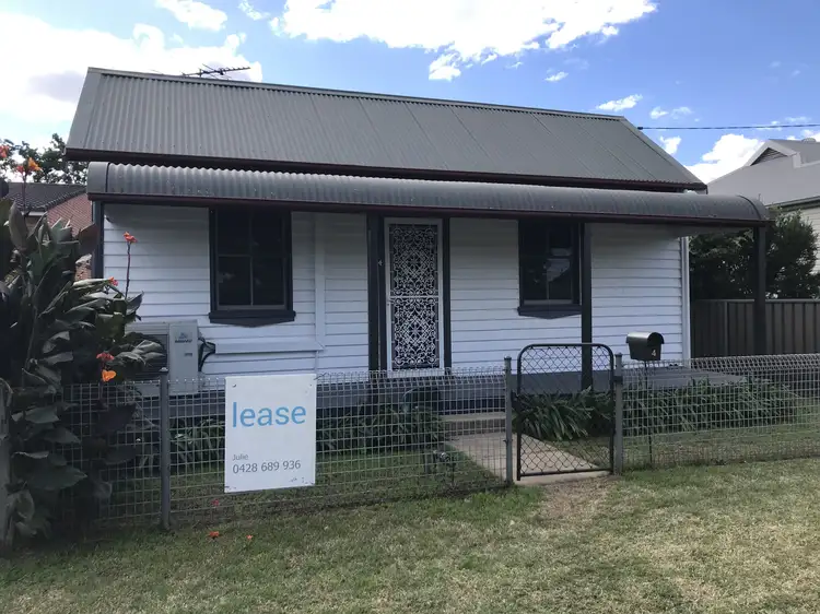 4 Albert Street, Singleton NSW 2330