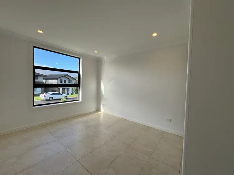 7 Saltbush Ave, Cobbitty NSW 2570