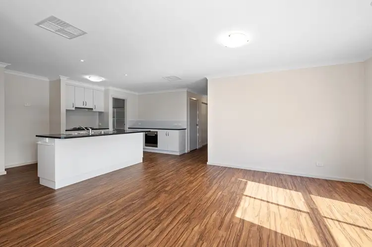 Second view of Homely house listing, 8 Killarney Court, West Wodonga VIC 3690