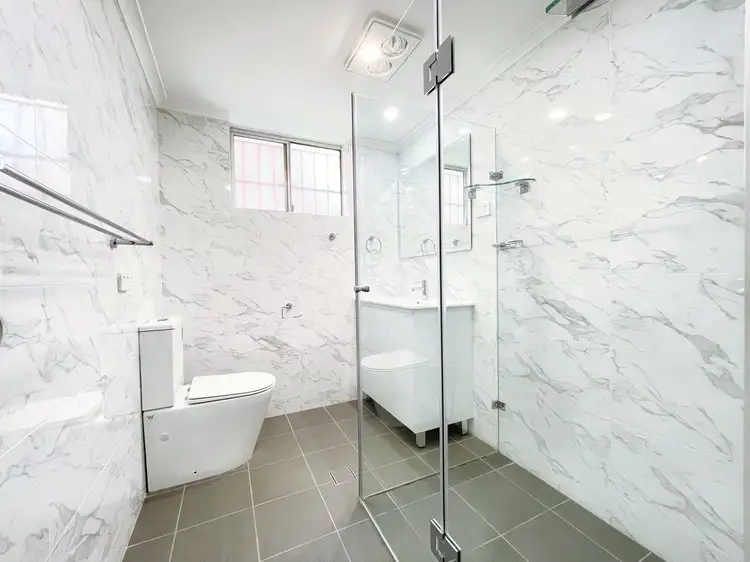 1/6 Eastbourne Road, Homebush West NSW 2140