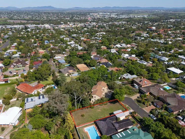 8 Nyrang Avenue, East Tamworth NSW 2340