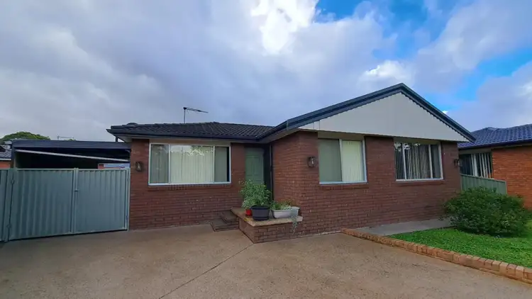 12 Comberford Close, Prairiewood NSW 2176