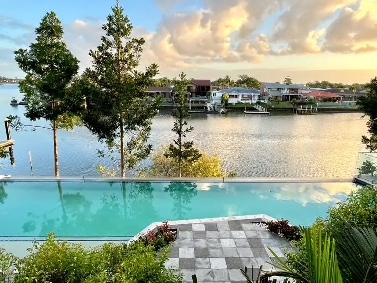 4102/5 Harbour Side Court, Biggera Waters QLD 4216