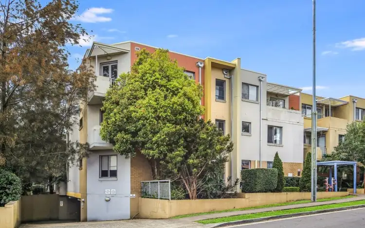 8/22-24A Parkside Lane, Westmead NSW 2145