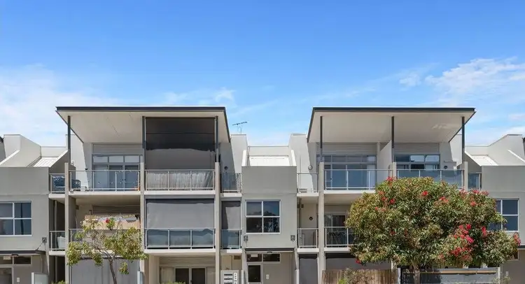 18/105 Wentworth Pde, Success WA 6164