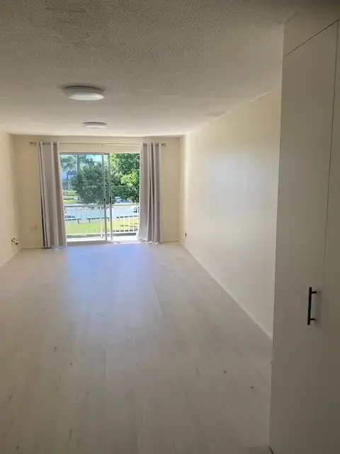 Fifth view of Homely unit listing, 8/2 Oceanic Drive, Mermaid Waters QLD 4218