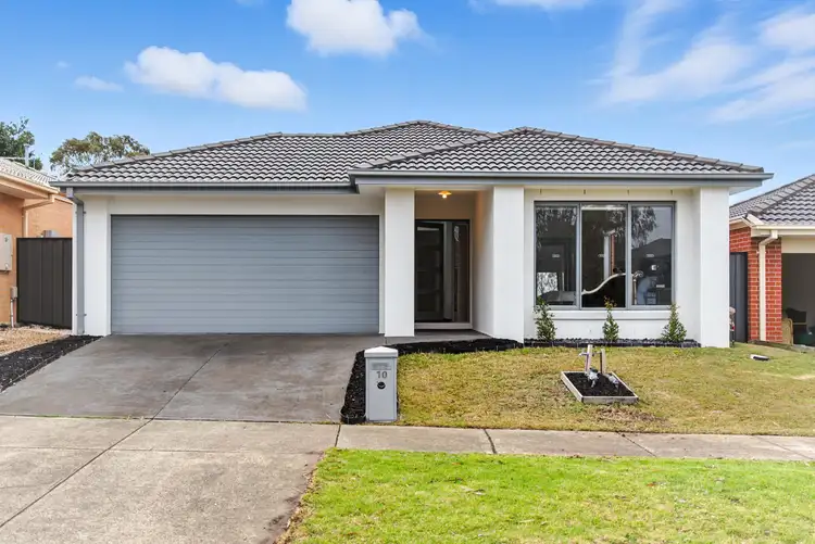 10 Pointer Drive, Pakenham VIC 3810