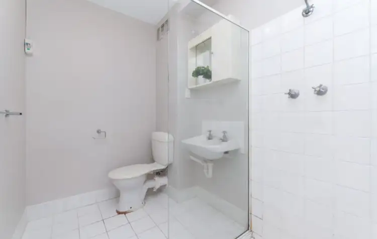 Fifth view of Homely flat listing, 10/86 Caledonia Ave, Maylands WA 6051