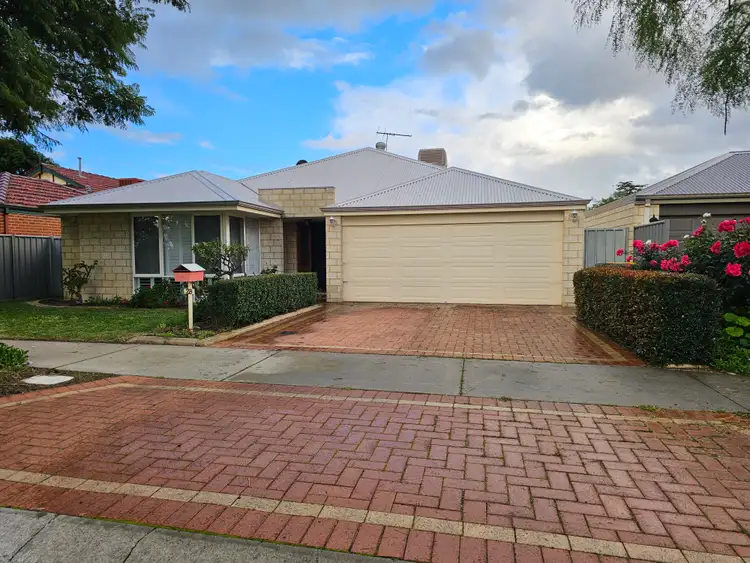 28 Astrolabe Way, Swan View WA 6056