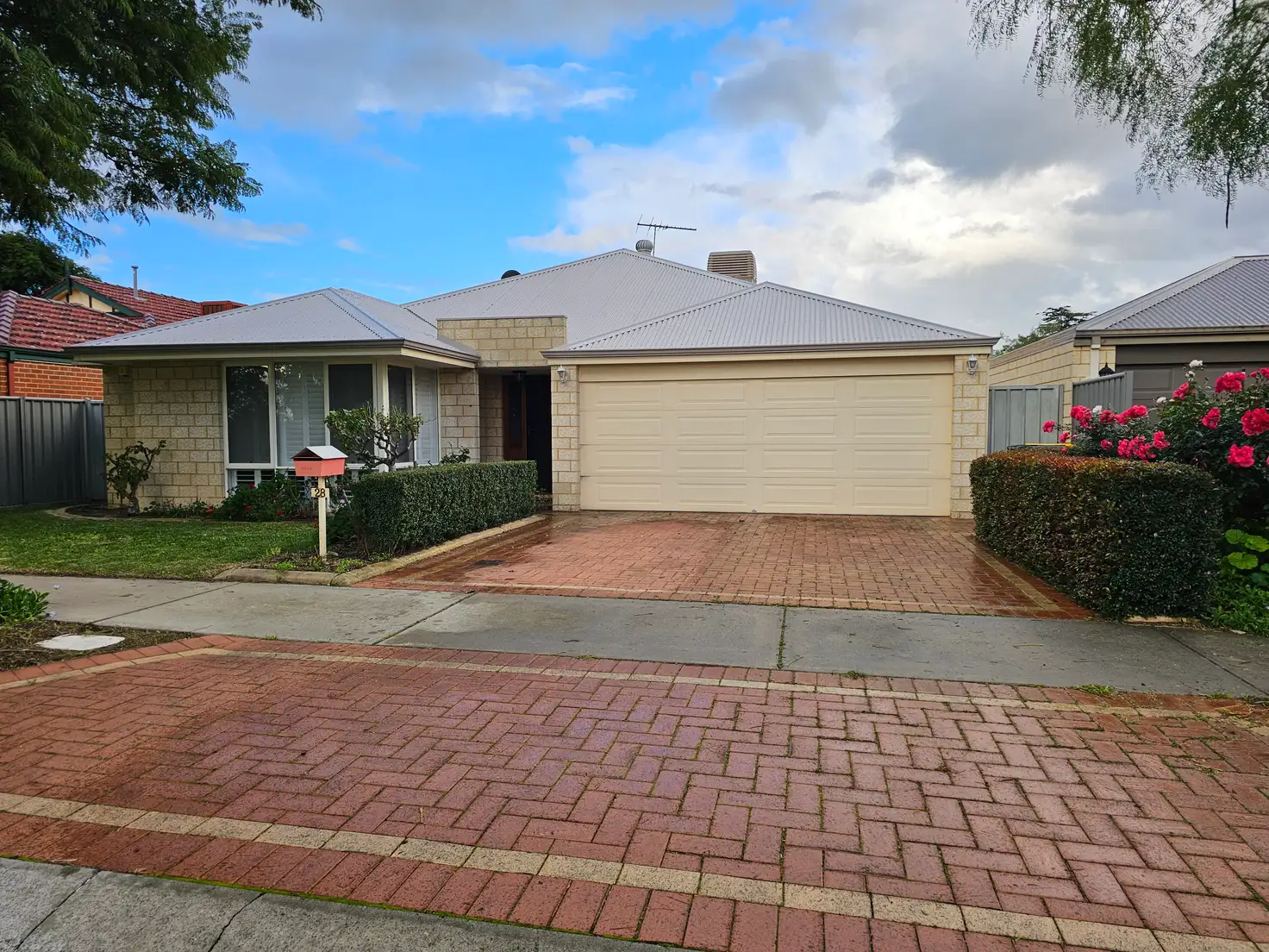 Main view of Homely house listing, 28 Astrolabe Way, Swan View WA 6056