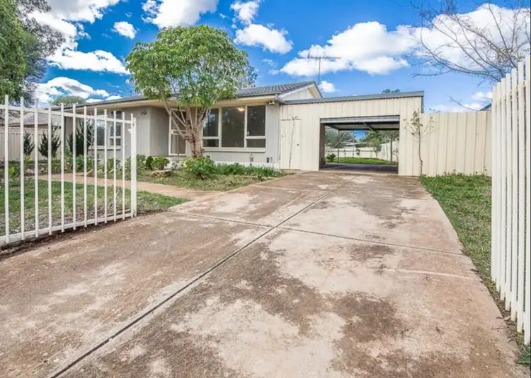 4 Peacock Rd, Elizabeth Downs SA 5113