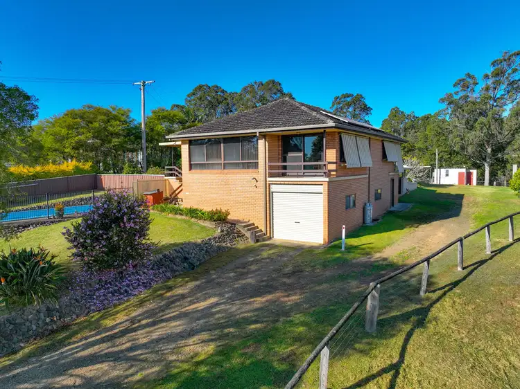 6 Doakes Lane, Tinonee NSW 2430