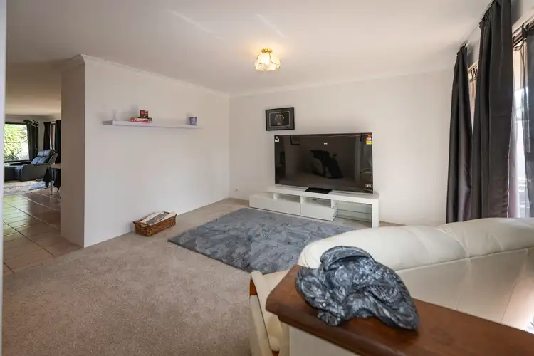 14 Richenda Court, Marangaroo WA 6064