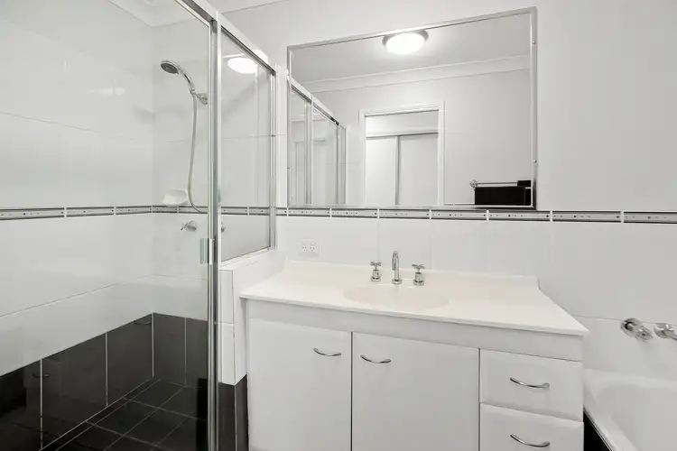 Sixth view of Homely semi-detached listing, 1/21 Amity Drive, Rothwell QLD 4022