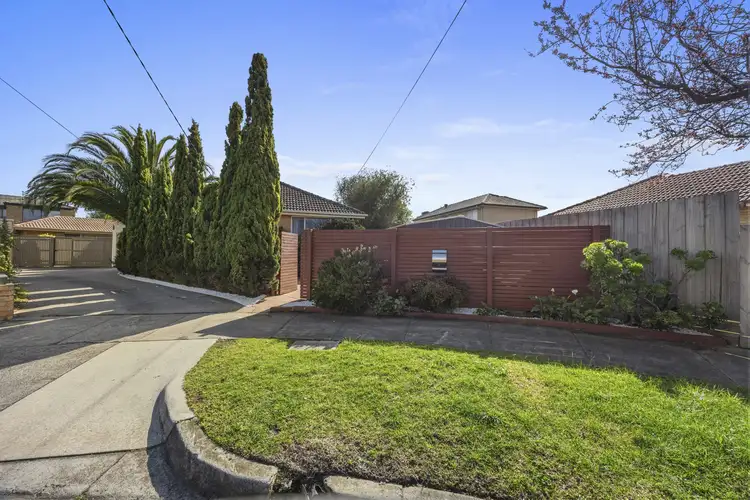 1/3 Trinity Court, Bentleigh East VIC 3165