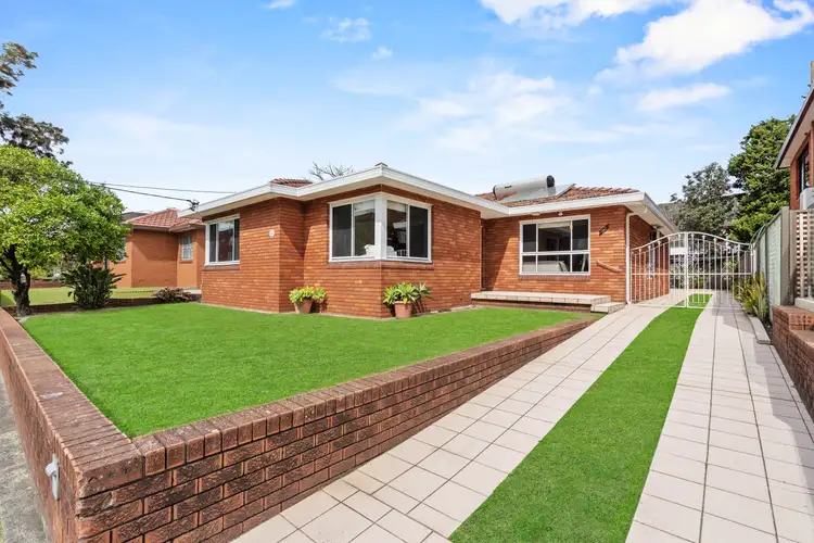 38 Mascot Drive, Eastlakes NSW 2018