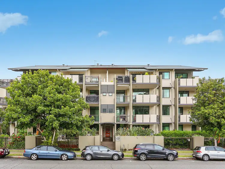 1 Newstead Avenue, Newstead QLD 4006