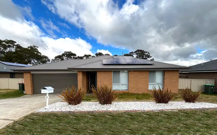 41 Molloy Drive, Orange NSW 2800