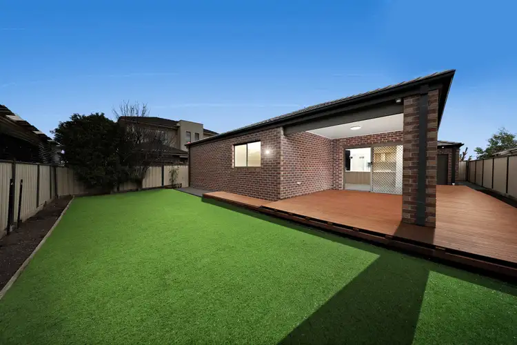 4 Canary Close, Truganina VIC 3029