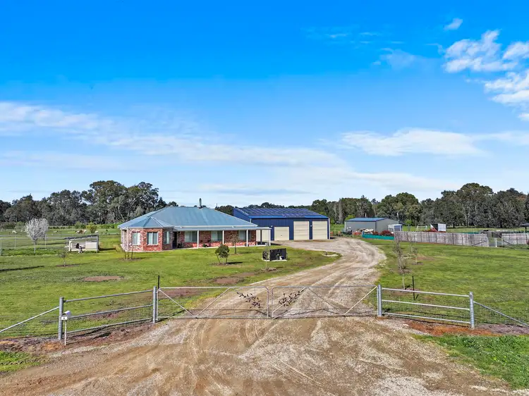 4 Moffat Road, Chiltern VIC 3683