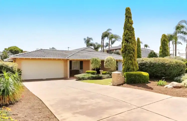 320 Summerlakes Parade, Ballajura WA 6066