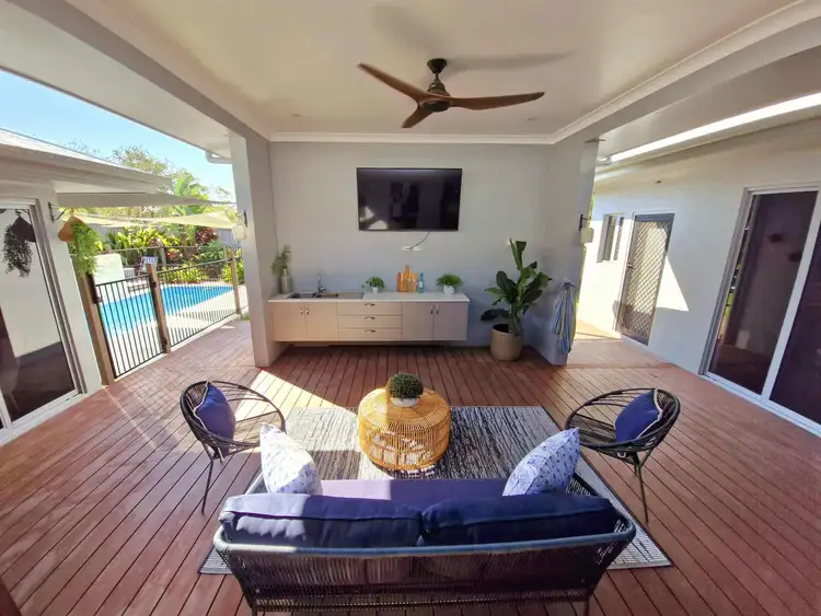 19 Holbourne Street, Bushland Beach QLD 4818