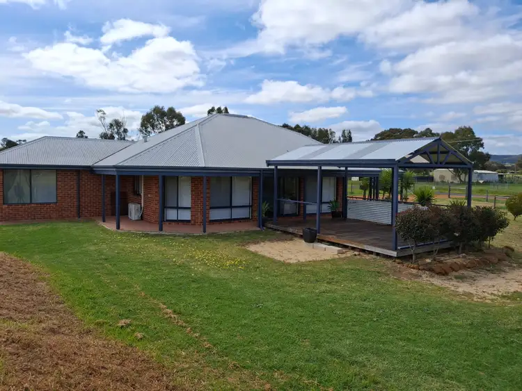 82 Richardson Road, Waroona WA 6215
