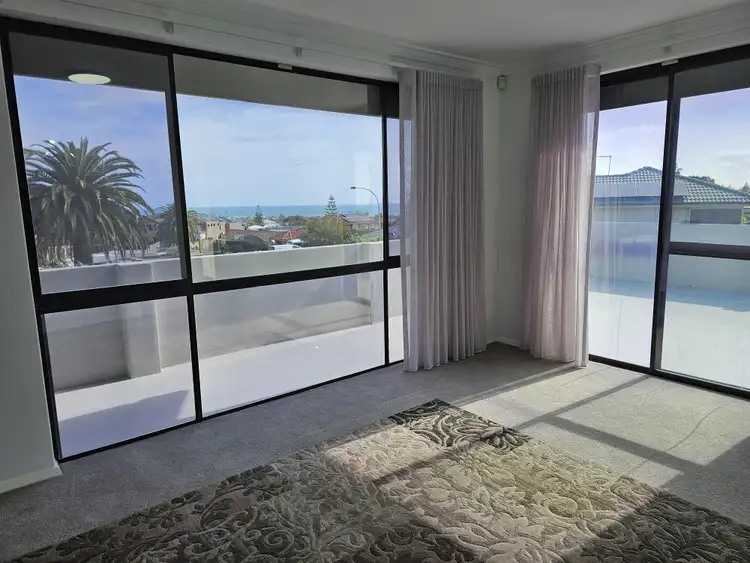 Fourth view of Homely house listing, 4 Spur Court, Ocean Reef WA 6027