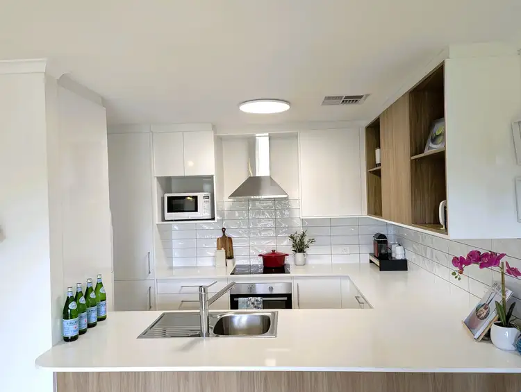 2/2 Aroona Road, Hallett Cove SA 5158