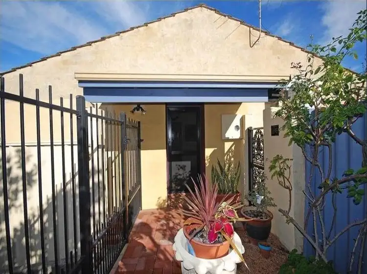 11/4-6 Tennivale Pl, North Perth WA 6006