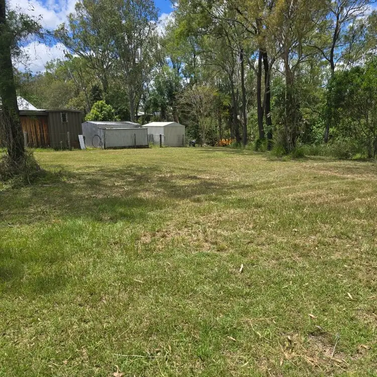 11 River Street, Tiaro QLD 4650